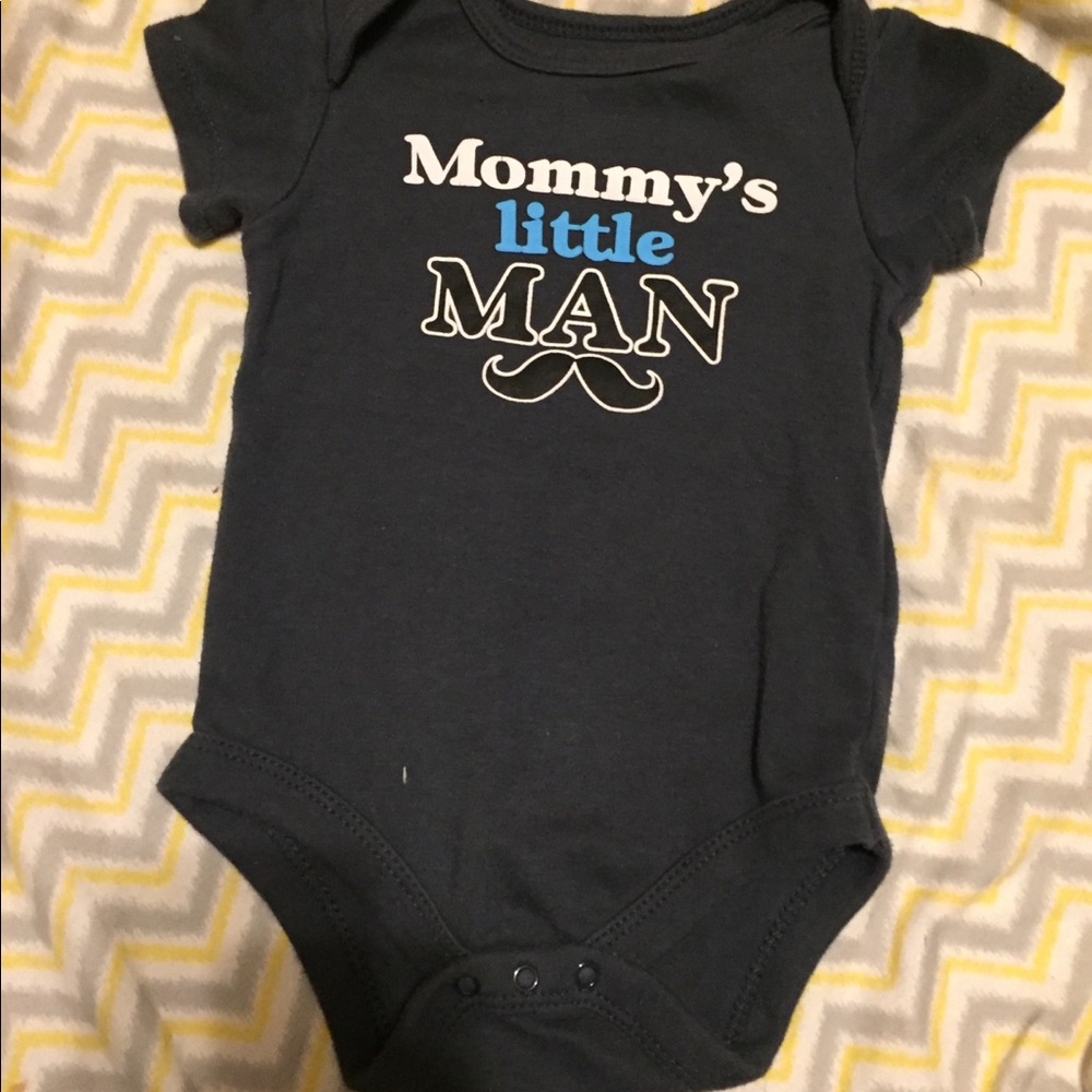 4 baby onesies